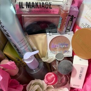 Over 200$ worth of skincare and more. Beautiful gray basket included 💗